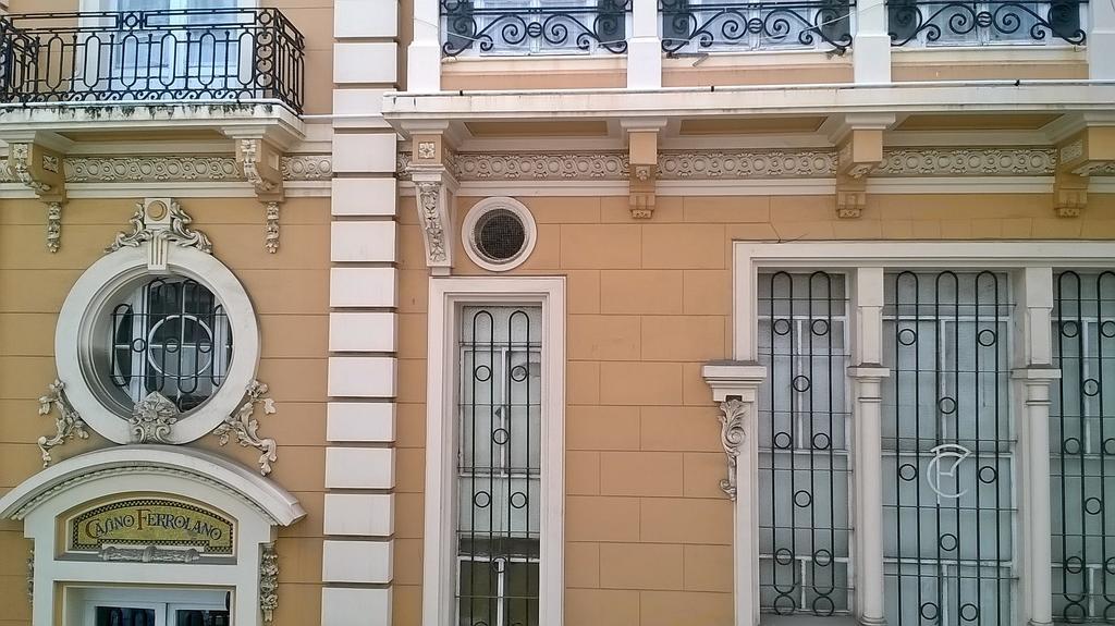 Hostal El Cairo Ферроль Екстер'єр фото