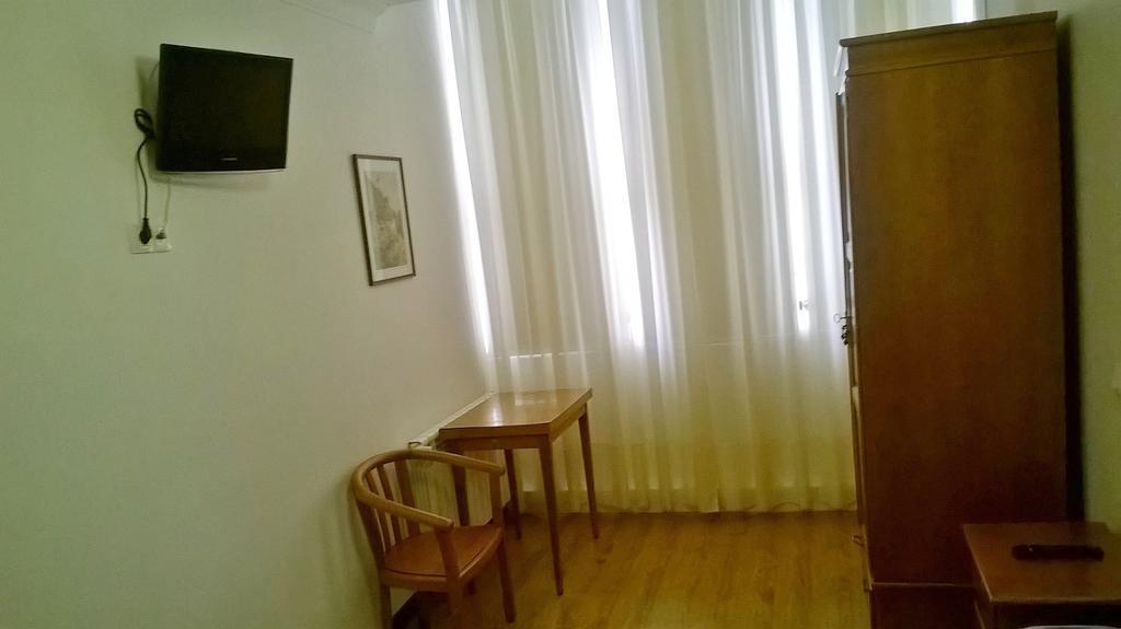 Hostal El Cairo Ферроль Екстер'єр фото