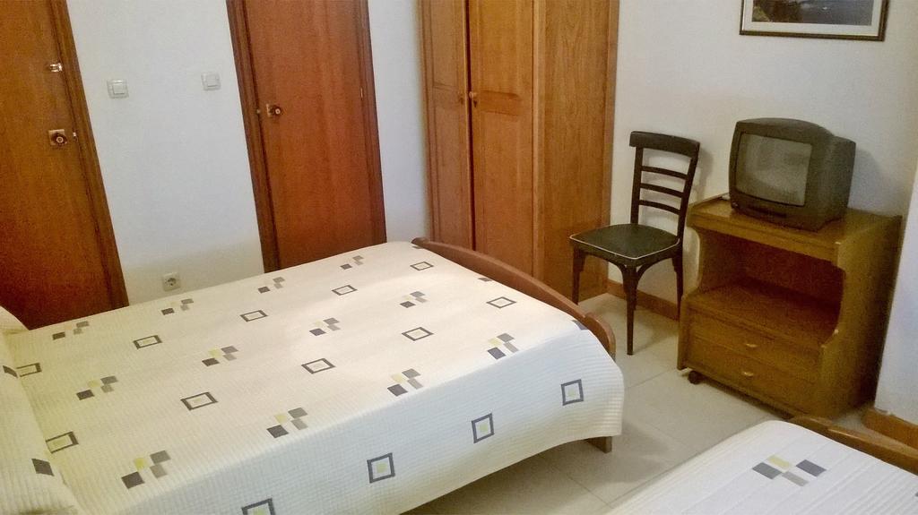 Hostal El Cairo Ферроль Екстер'єр фото