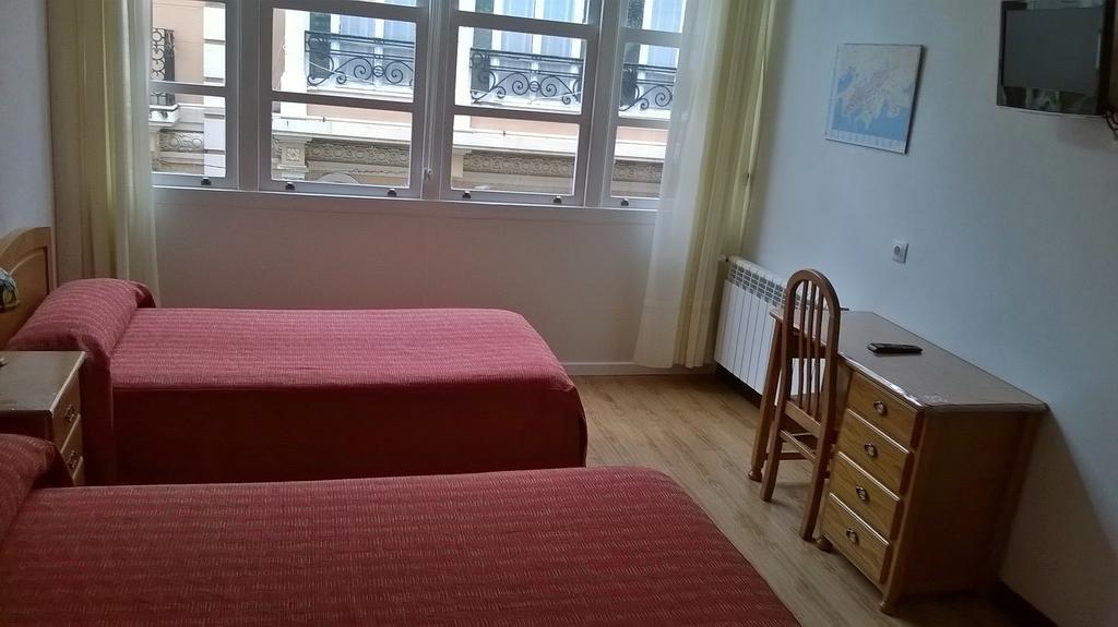 Hostal El Cairo Ферроль Екстер'єр фото