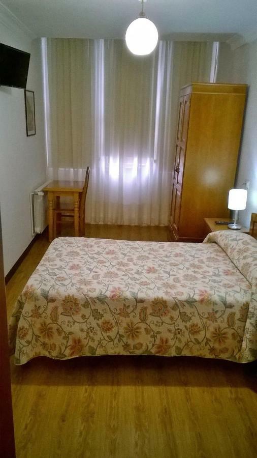 Hostal El Cairo Ферроль Екстер'єр фото