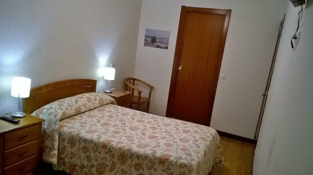 Hostal El Cairo Ферроль Екстер'єр фото