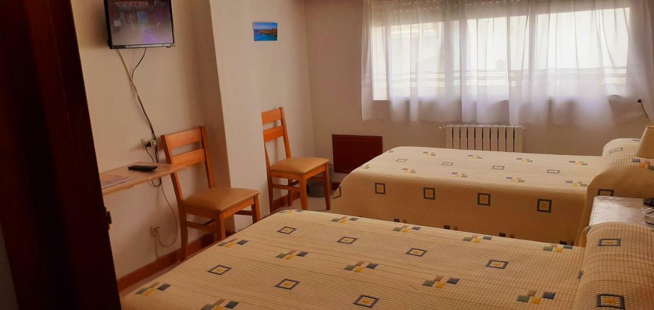 Hostal El Cairo Ферроль Екстер'єр фото